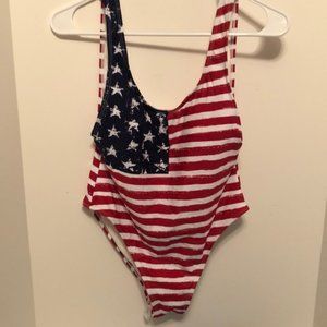 Exhilaration 1 piece patriotic stripes, flag. Medium